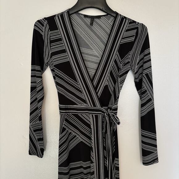 BCBG Max Azria Wrap Dress Black White Geometric Striped XXS Handkerchief Hem - Picture 3 of 9